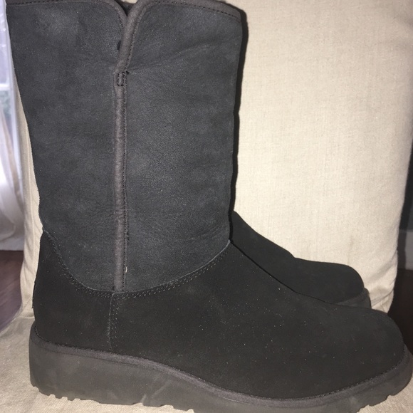 ugg amie black
